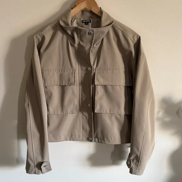 Cropped Khaki Utility Jacket - Women - Picture 5 of 6